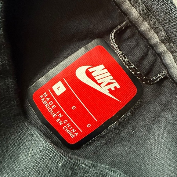 Nike Tech Crewneck SweatShirt, Men’s Large - Picture 7 of 8